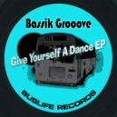 Bassik Grooove - Hold Back